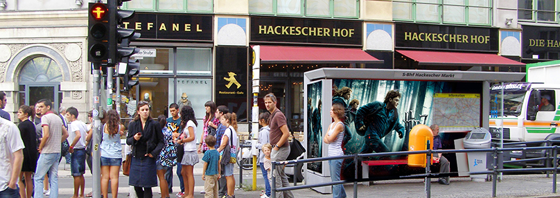 Mockup eines Harry Potter Posters im Hackeschen Markt Berlin Mockup eines Harry Potter Posters im Hackeschen Markt Berlin